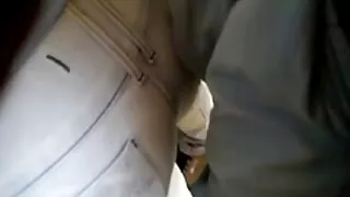 கண்ணாடிகளுடன் ஃபிஃபா வீட்டில் படுக்கையில் தனது புண்டையை ஃபக்ஸ் செய்கிறது மலையாள ஆண்ட்டி